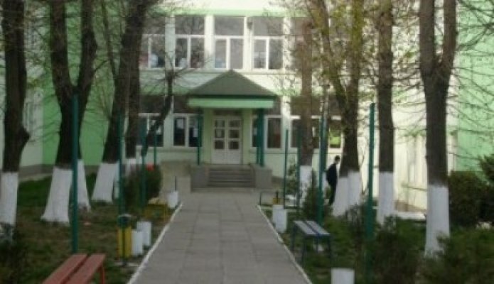 Liceul Nicolae Bălcescu şi Poliţia Medgidia, împreună de Ziua Internaţională pentru nonviolenţă în şcoală
